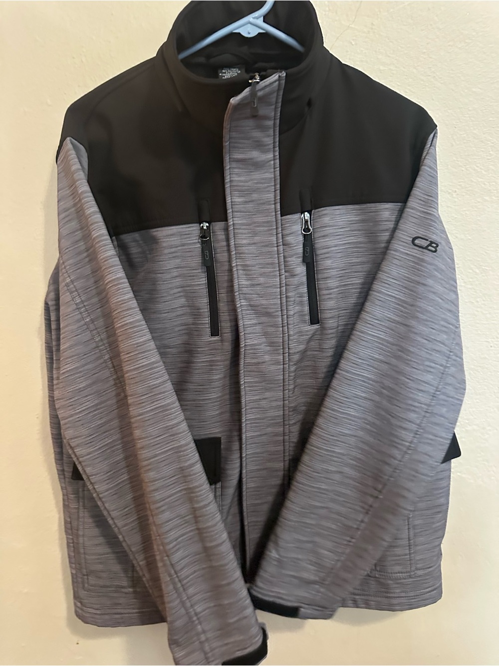 Men’s Gray Softshell Jacket with Black Yoke
